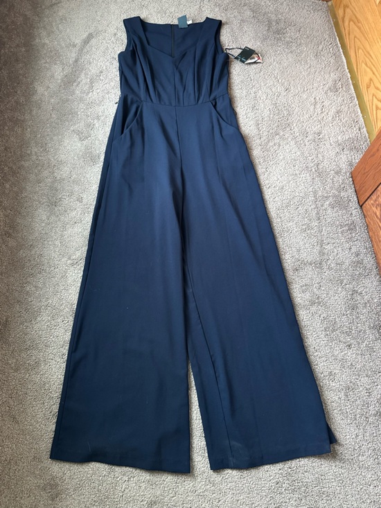 Gabby Skye Pants - Gabby Skye Navy Wide Leg Jumpsuit Sleeveless V Neck Formal NWT SIZE 6